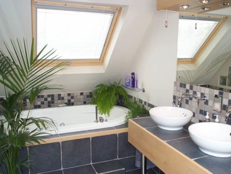 how to make a small bathroom look bigger with flooring